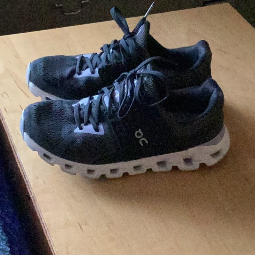 on cloud shoe for women size 7
